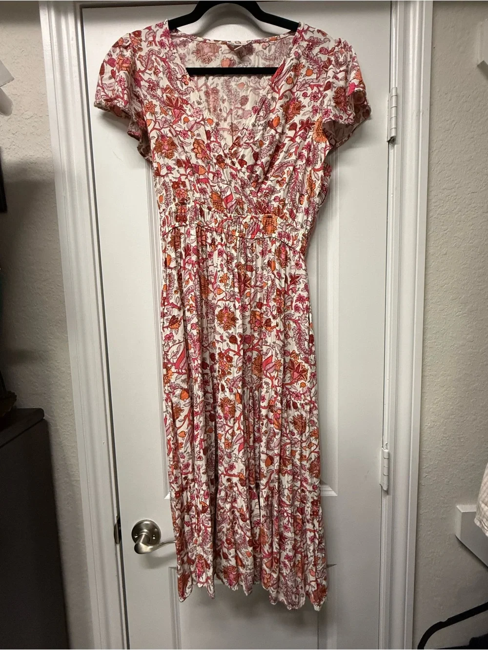 Knox Rose Floral Boho Maxi Dress Size Medium Pink Orange Flutter Sleeve - Picture 1 of 7
